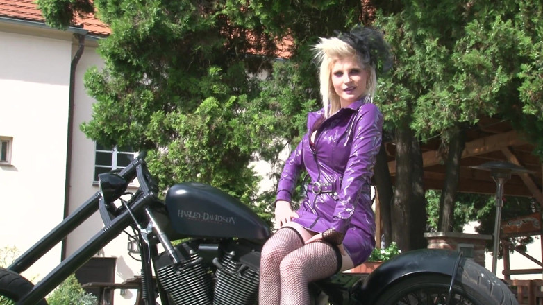 Reality Babes: Busty blonde dressed glamorously posing for photo shoot