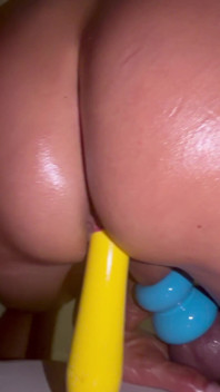 Üvey baba porno izliyor ve boypussy'imle oynuyor