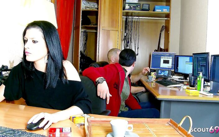 Full porn collection: Секретаршу Лана трахают в офисе ее коллеги по работе