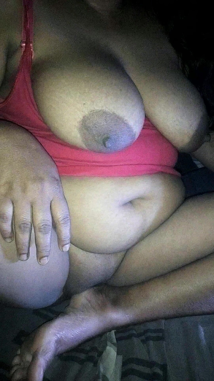 Sadia vabi: 萨迪亚网络摄像头与她的男友发生性关系