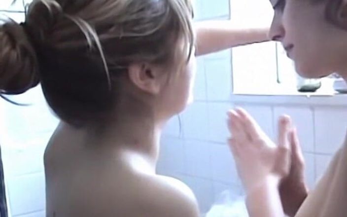 Homegrown GFs: Una tarde calhonda con Jenny y Missy