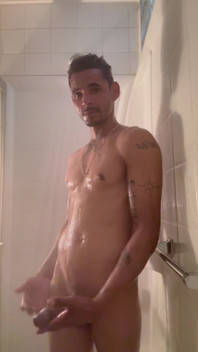 Solo Shower Time