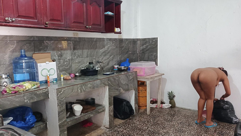 Goky: मेरे दोस्त की सौतेली बहन रात का खाना बहुत स्वादिष्ट तैयार कर रही है
