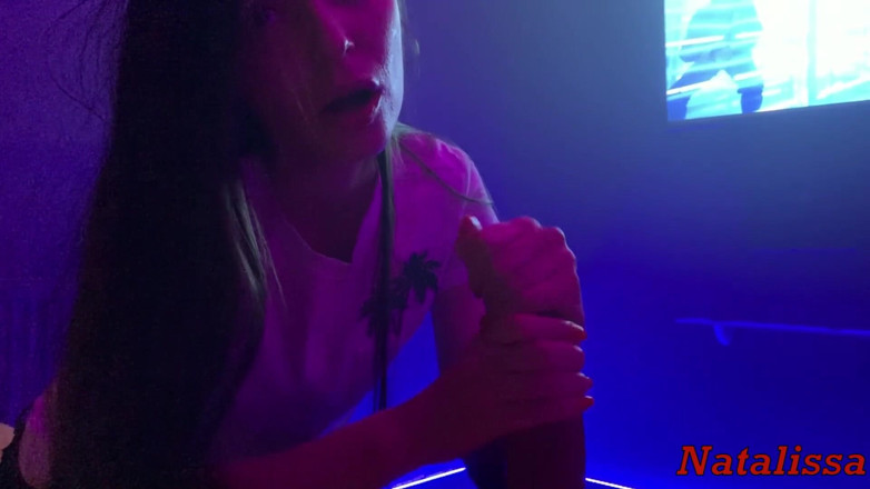 Natalissa: 映画を見ながらハメ撮りフェラチオ