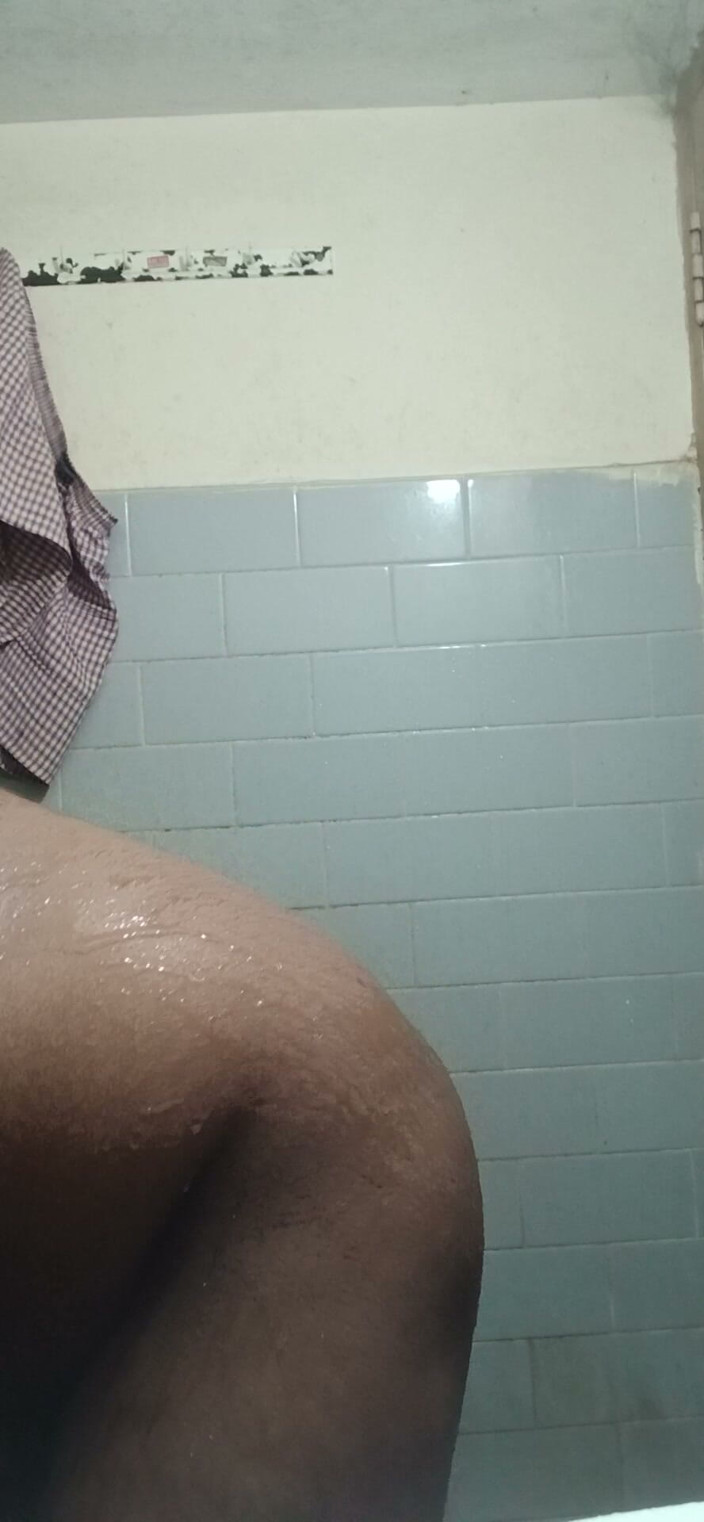 Baddiehotnew: Bathing and Ass Show
