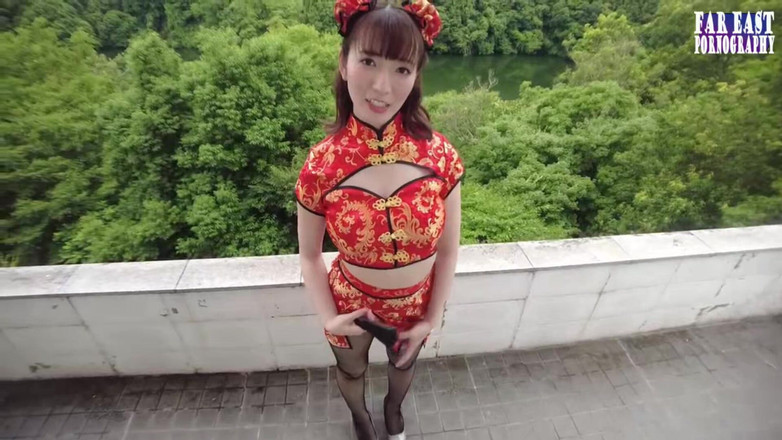 Far East pornography: 娃娃喜欢幸福与苍白丰满挑逗一个顽皮暴露的改头换面约会 第2部分。2