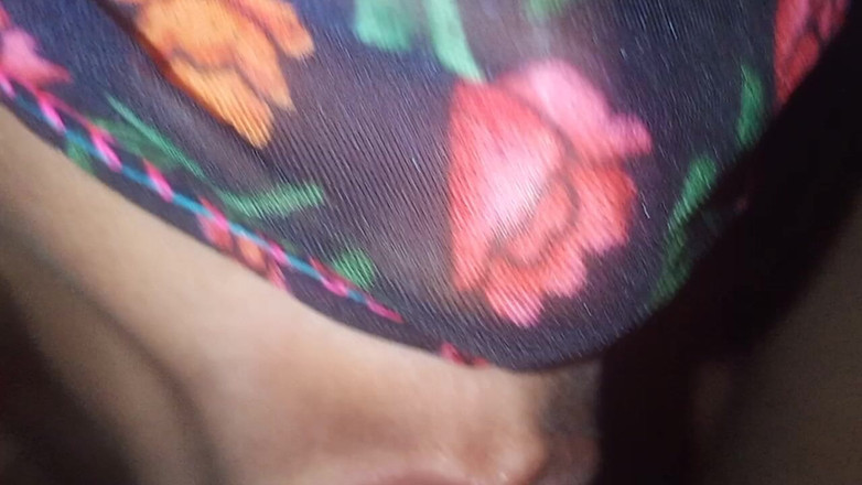 skkumari257: Świeżo poślubiona Desi jest do bani