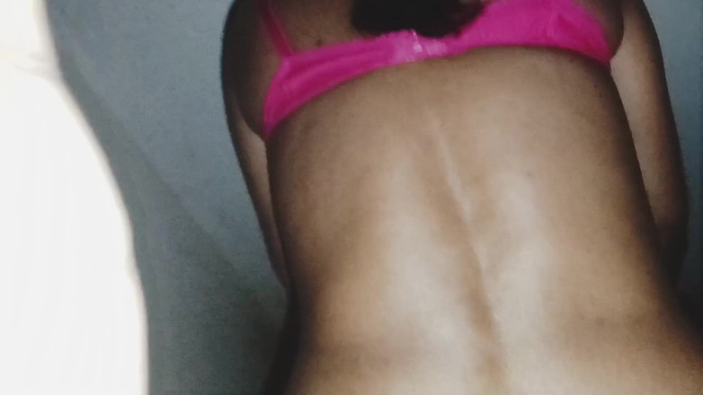 Xhtad studio: Des filles mignonnes jouent une romance