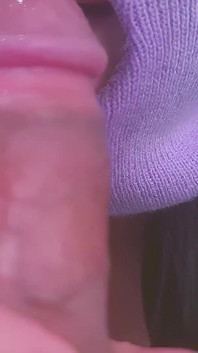 Adegan blowjob sudut pandangan dekat tulen