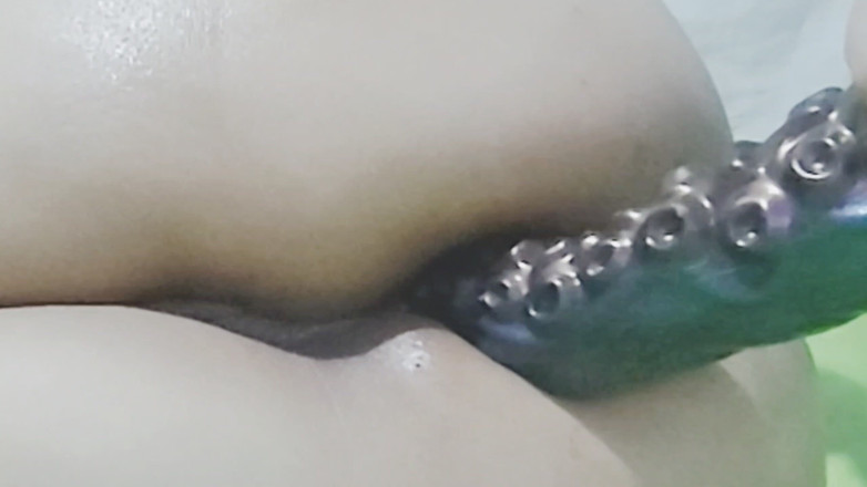 MassiveHungFoxy: La matrigna matura miLF cerca qualcuno che le metta un...