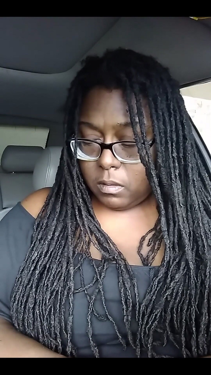 His Queen Suga: Arabada paket açma