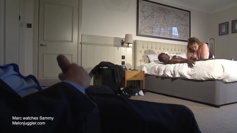 Melon Juggler: Marc lagi nonton si semok sammy lagi asik ngentot sama...
