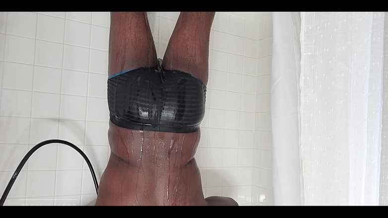 SirMaxxximus: Showering &amp; Laundry at the Same Time