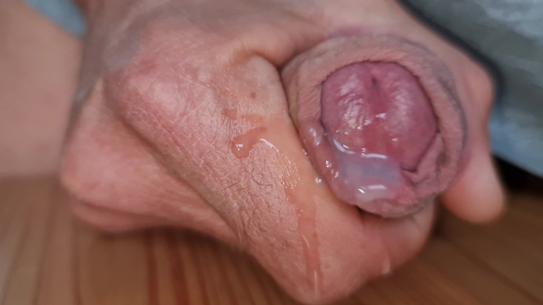 Ladim: Crown glans cumshot close-up