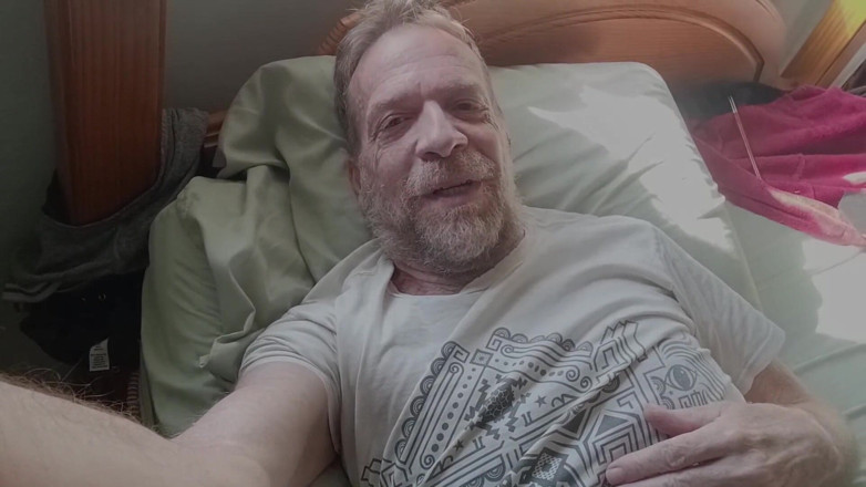 Hairyartist: Trainingshosen enthalten meinen schwanz nicht