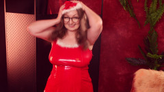 Arya Grander: Kurvige mich in einem Weihnachtsmannkleid ... im Juli!? Anprobieren und kichern!...