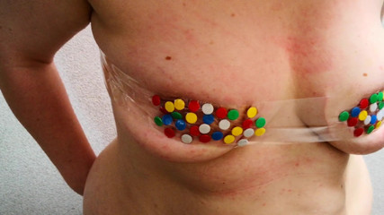 Bouncy Tits Action: Tits and thumbtacks
