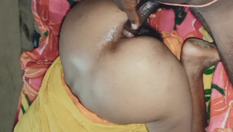 Treblsex: Ngentot pantat adik ipar setelah melumuri minyak