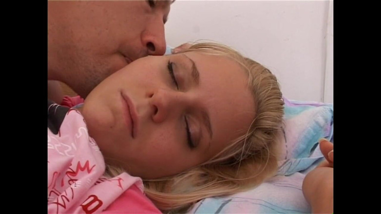 MUSCHI TV - our best full movie: Follada Sin Despertarla