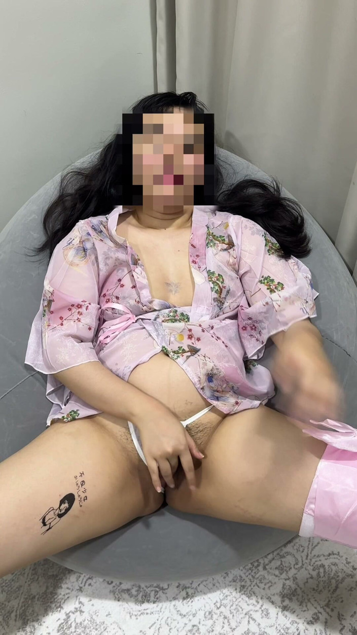 Shasha Idrina: Come and insert your cock inside my pussy