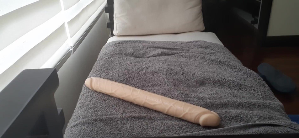 littlelatinhunter: ビーズとディルドを持つツインク