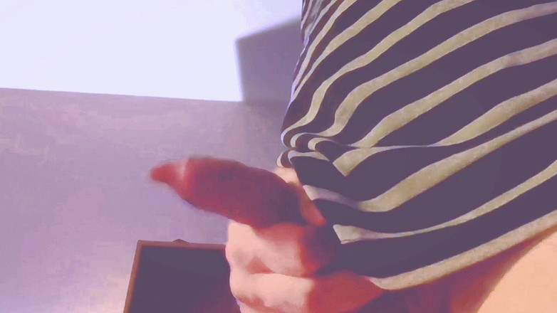 Oznob Oznofla: Cock Whipping and Hard Fapping for Amateurboy