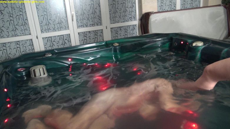 Femdom Austria: Sadistic glamour monster no mercy under water head trampling!