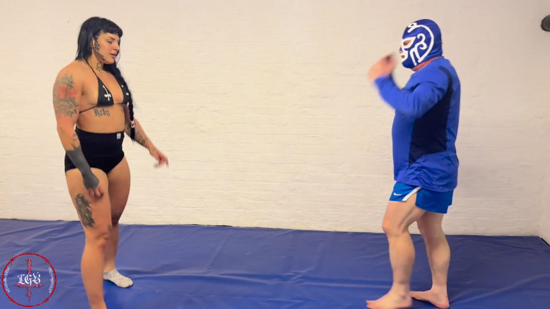 Girlfriends after dark: Beatdown Humillation