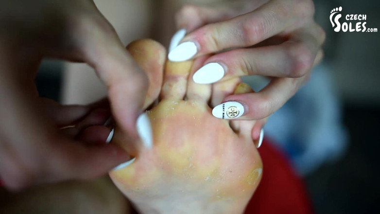 Czech Soles - foot fetish content: Ayaklarını senin için gerçekten terliyor