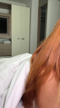 Adik tiri takut, berkongsi katil dengan saya dan kami berkongkek keras (creampie)