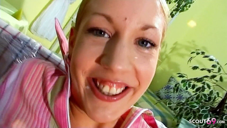 Full porn collection: Blondes teen angepisst und voller sperma von stiefvater