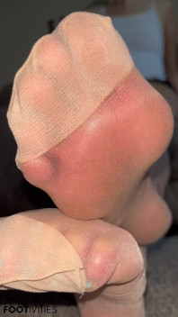 Umilire cu picioare în ciorapi - Ascultă-ți zeița - Ivys Feet