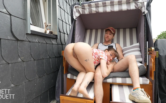 BettDuett: First Time Banging in a Beach Chair!