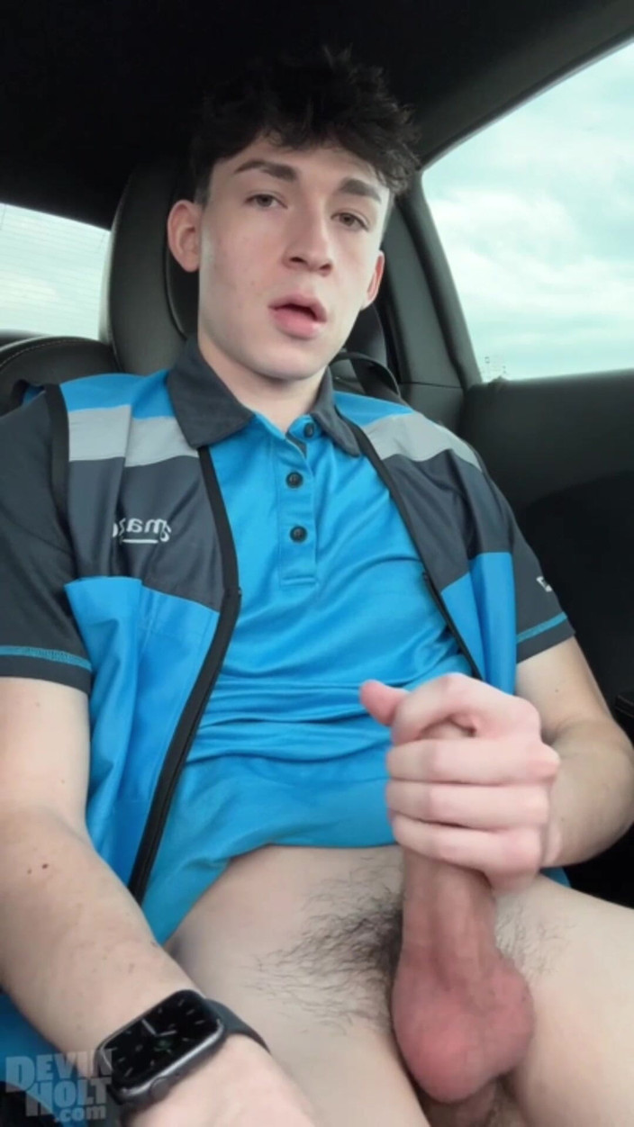 The Show Studio: Thủ dâm vào ngày làm việc