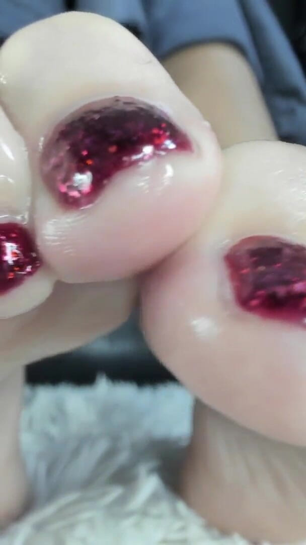 Shuine Red Toes (Feet lady) Shuine Red Toes (Feet lady)