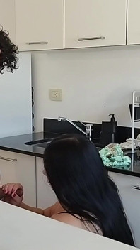 Ibu tiri dikongkek di dapur