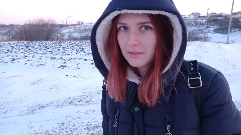 SweetAndFlow: Venkovní sex v zimě - Chlap mě tvrdě šuká