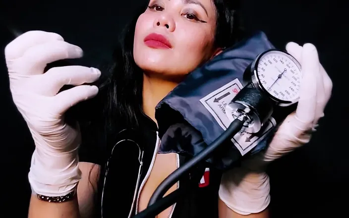 DominaFireOfficial: Asmr Medizinischer fetisch