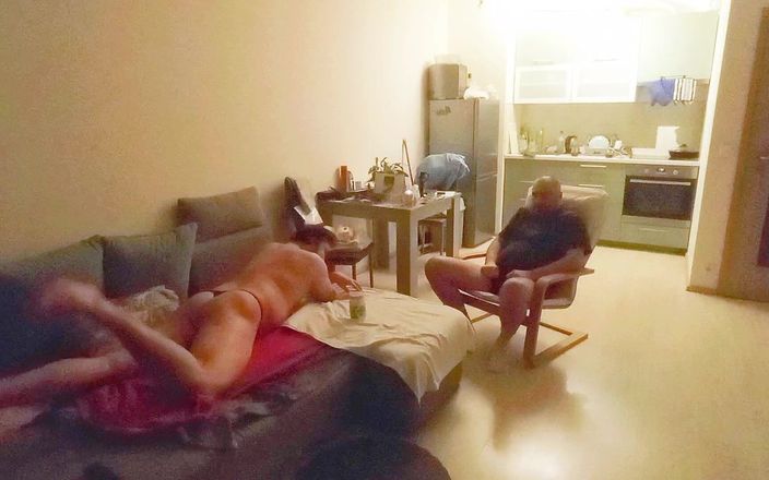 Bizexual com: ホットワイフとバイ寝取られ3P