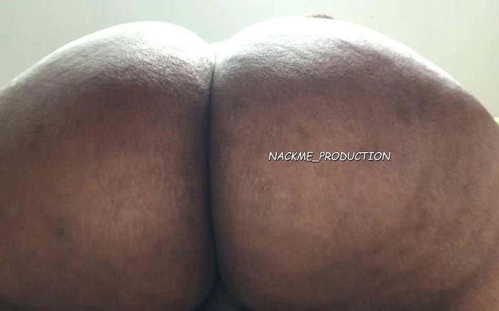 NACKME_PRODUCTION: Ця гра бабусі голова є незграбною, але її масивна дупа компенсує це