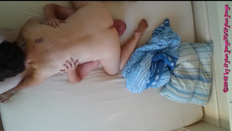 NylonjungeCarmen: Orgasm Geiler în stând pe față cu o matură sexy