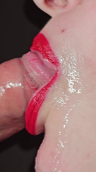 극도의 클로즈업: 단정치 못한 포피 빨고 핥기! 핫한 정액을 빠는 동안 슬로우 펠라 Asmr!