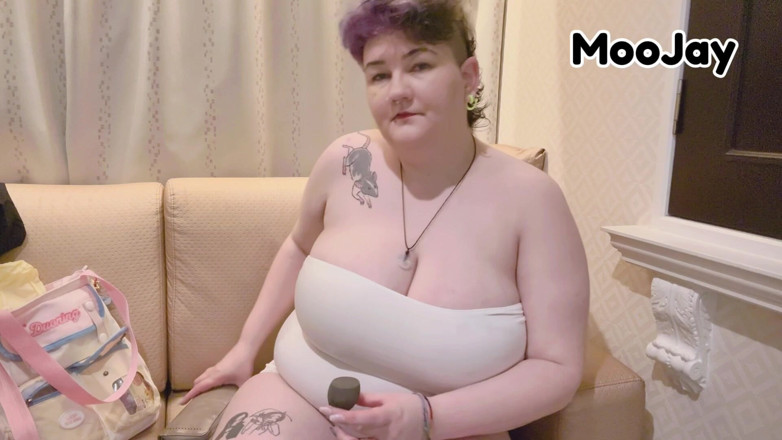 Moo Jay: Flashing While I Do My Makeup Wanna Watch Me?