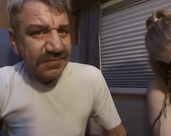 BB Video - Vintage Story: Německá MILF amatérská trojka FFM Blonde