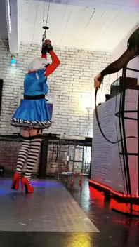 Sissy slut - aku lagi asik joget sambil joget - rekaman video seru!