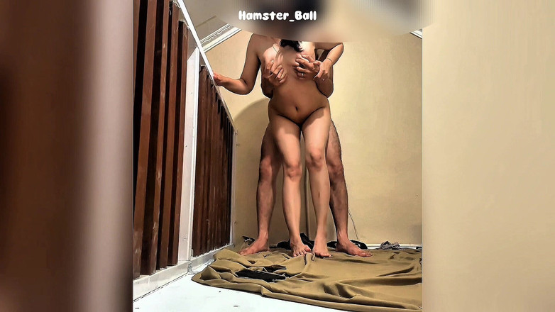 Hamster_Ball: Kamu kamerası ofisteyken aldatan seks tesettürlü orta yaşlı seksi kadın...