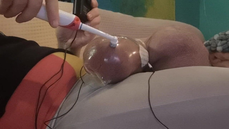 Monster_Meat_: Les électrotoys m'ont fait jouir