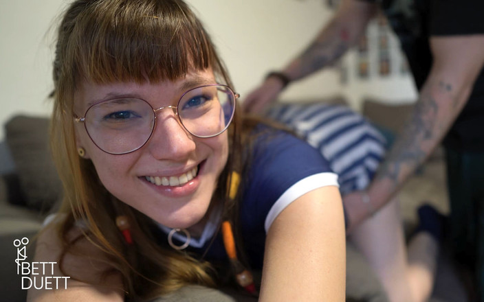 BettDuett: Возбужденный бойфренд хочет секс прямо сейчас!