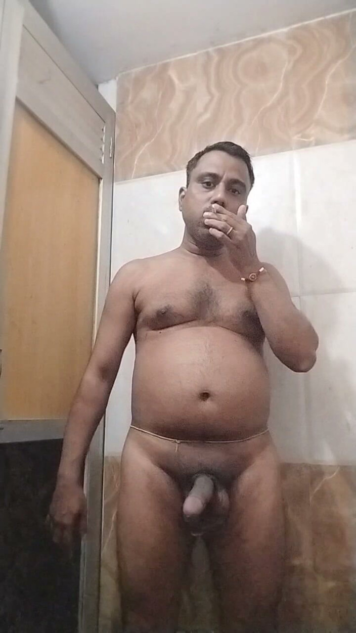 Indian pornstar Ravi: Indyjska gwiazda Ravi i Gilgolo Boy Ravi palenie papierosów