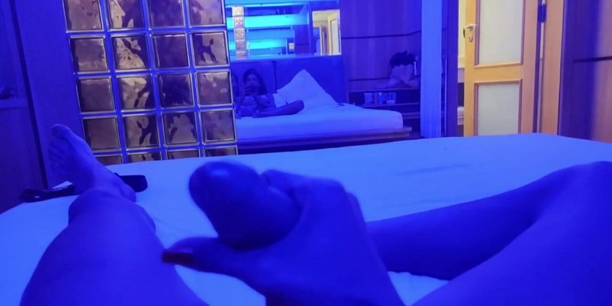 Tsdanisantos1: 变性人展示他的大鸡巴并性感地表演